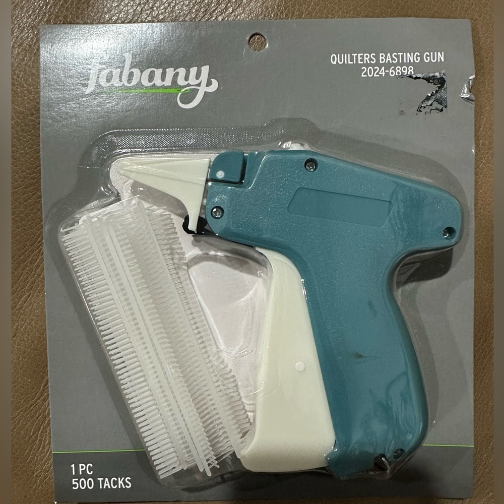 NIP Fabany Quilter's Basting Gun with 500 Tacks
